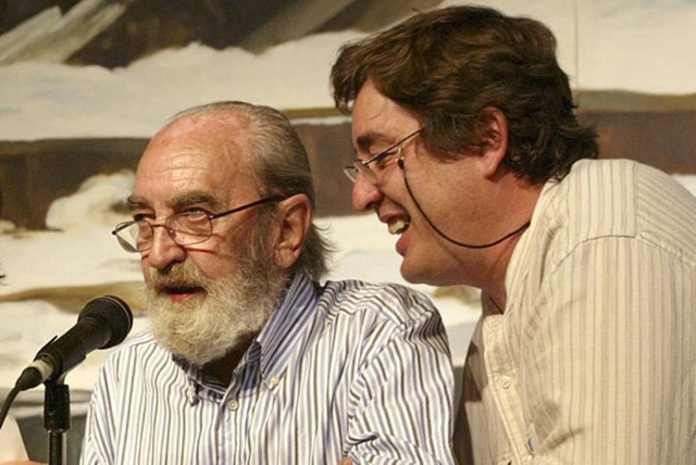 [García Montero y Ángel González[5].jpg]